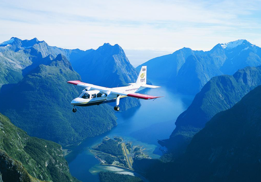 fly to Milford Sound